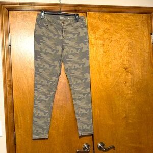 Camo skinnies